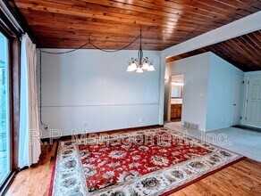 3030 Asbury St in Roseville, MN - Building Photo - Building Photo