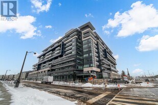 395 Dundas St W in Oakville, ON - Building Photo