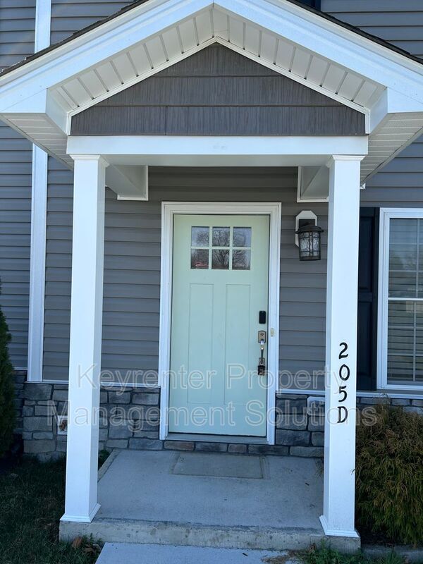 205 15th St in Grottoes, VA - Building Photo - Building Photo