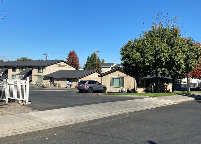 Obsidian Apartments in Redmond, OR - Building Photo - Building Photo