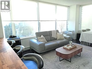 6333 Silver Ave in Burnaby, BC - Building Photo - Building Photo