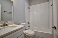1044 W 18th St, Unit 2R photo'