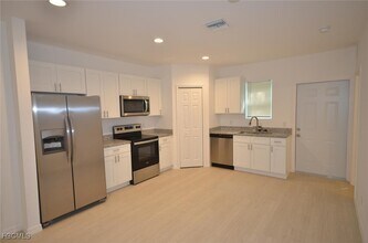 3306 Bassie Ct in Ft. Myers, FL - Building Photo - Building Photo