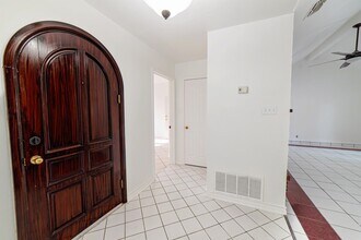 1626 Eagle Crest Loop in Laredo, TX - Building Photo - Building Photo