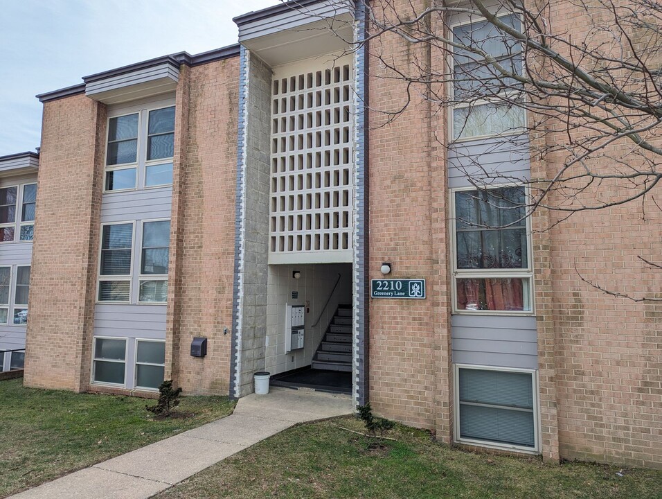 2210 Greenery Ln in Silver Spring, MD - Building Photo