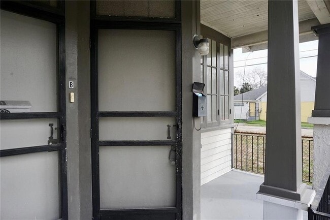 8205 Nelson St, Unit A in New Orleans, LA - Foto de edificio - Building Photo