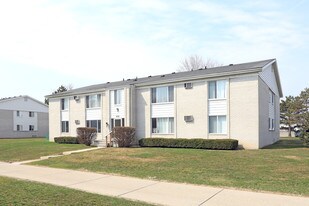 Sterling Park Apartments in Sterling Heights, MI - Building Photo