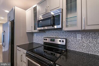 135 N 3rd St in Philadelphia, PA - Foto de edificio - Building Photo