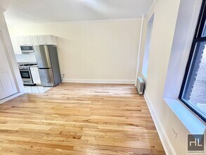 GREENWICH AVENUE in New York, NY - Building Photo - Building Photo