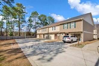 2644 Middle Br Bnd in Fayetteville, NC - Building Photo - Building Photo