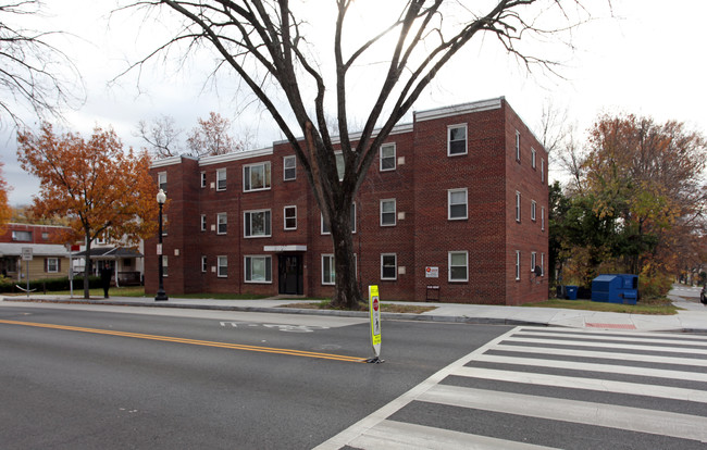 5601 Nannie Helen Burroughs Ave NE in Washington, DC - Building Photo - Building Photo