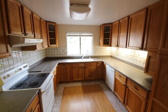 3940 La Jolla Village Dr in San Diego, CA - Building Photo - Building Photo