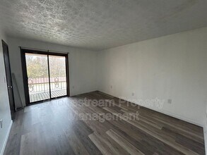 7732 Betsy Ross Cir in Dayton, OH - Building Photo - Building Photo