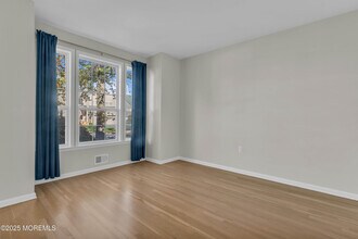 20 Mulberry Ln in Holmdel, NJ - Building Photo - Building Photo