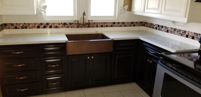 320 S School St in Lodi, CA - Building Photo - Building Photo