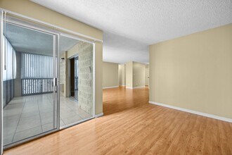 3460 S Poplar St in Denver, CO - Building Photo - Building Photo