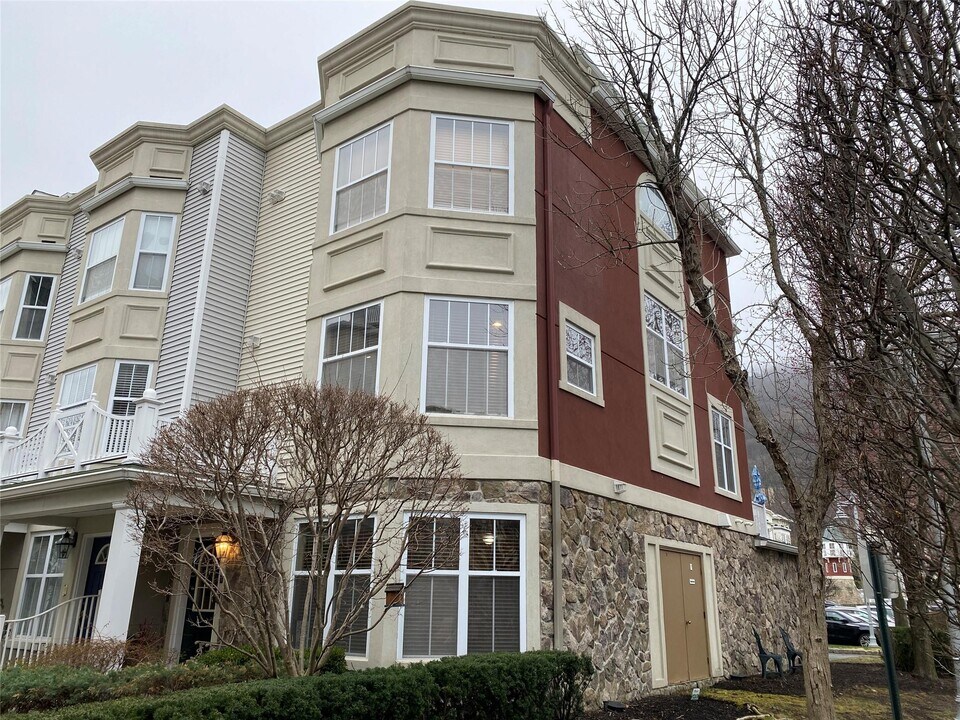 34 Bridge Ln in Haverstraw, NY - Building Photo