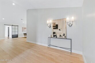 3842 E San Miguel Ave in Paradise Valley, AZ - Building Photo - Building Photo