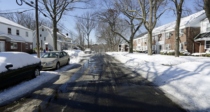 CCA Lafayette Park in Elmwood Park, NJ - Building Photo - Building Photo