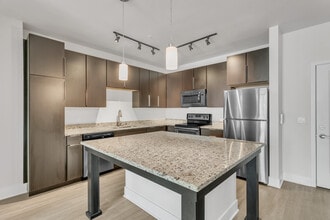 Lofts 2 in Kenosha, WI - Foto de edificio - Building Photo