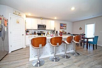 6376 Burrow Ln in Pensacola, FL - Foto de edificio - Building Photo