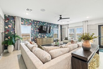 Whispering Pointe Apartments in San Marcos, TX - Building Photo - Building Photo