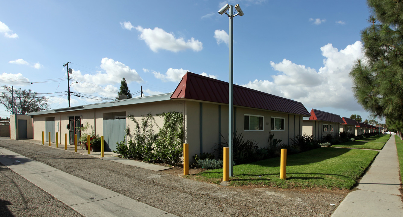 Walnut Street Apartments in Santa Ana, CA - Foto de edificio