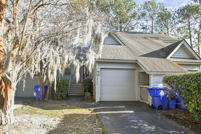 1066 Marsh Court Ln in Mount Pleasant, SC - Building Photo - Building Photo