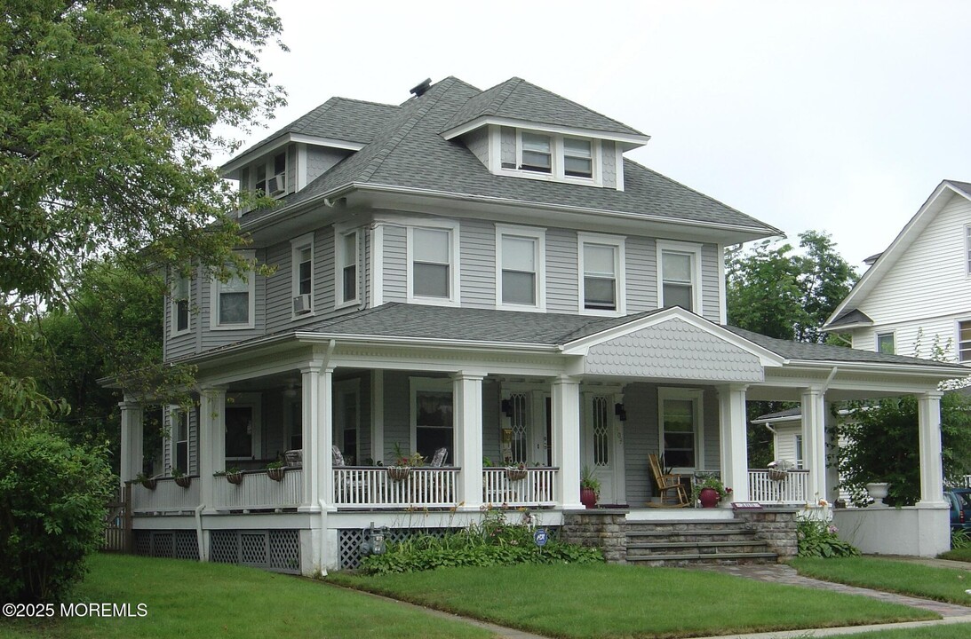 309 2nd Ave in Bradley Beach, NJ - Building Photo