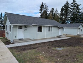 1133 W 19th St, Unit A in Port Angeles, WA - Building Photo