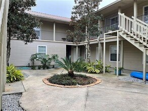 4800 Pontchartrain Dr, Unit 2 in Slidell, LA - Building Photo - Building Photo
