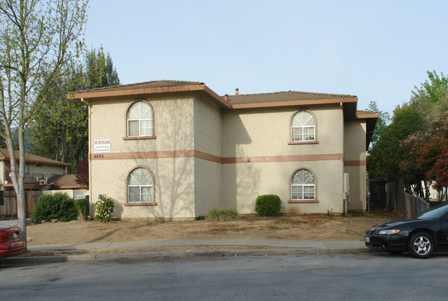 6895 Princevalle St in Gilroy, CA - Building Photo - Building Photo