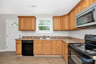 800 Linwood Dr NW in Huntsville, AL - Foto de edificio - Building Photo