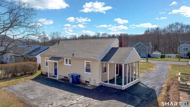 233 Unionville Ave in Plainville, CT - Building Photo - Building Photo