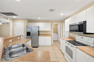 2620 NW 25th St in Cape Coral, FL - Building Photo - Building Photo