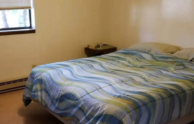 property at 906 W 2nd St