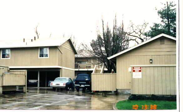 8686 Franklin St in Windsor, CA - Foto de edificio - Building Photo