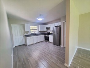 3300 S 7th St, Unit B in Fort Pierce, FL - Building Photo - Building Photo