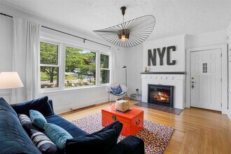 46 Kane Ave in Larchmont, NY - Building Photo - Building Photo