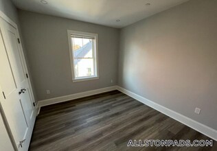 80 N Beacon St, Unit 1 in Boston, MA - Building Photo - Building Photo
