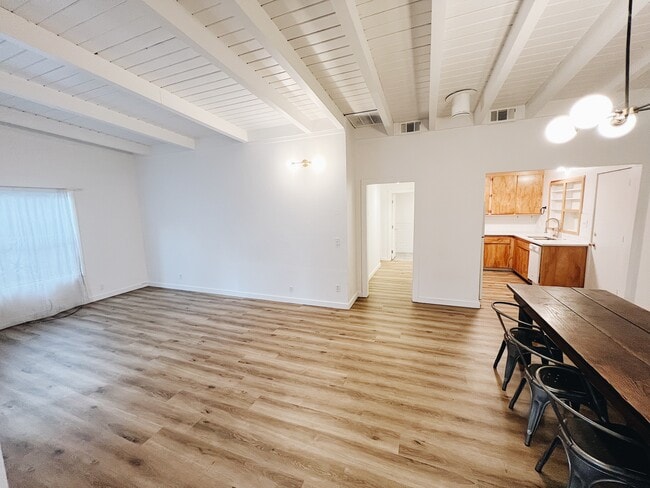 2274 Paris Ave in Redding, CA - Building Photo - Building Photo