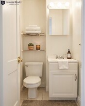 230 Walnut St, Unit 22 in Newton, MA - Foto de edificio - Building Photo