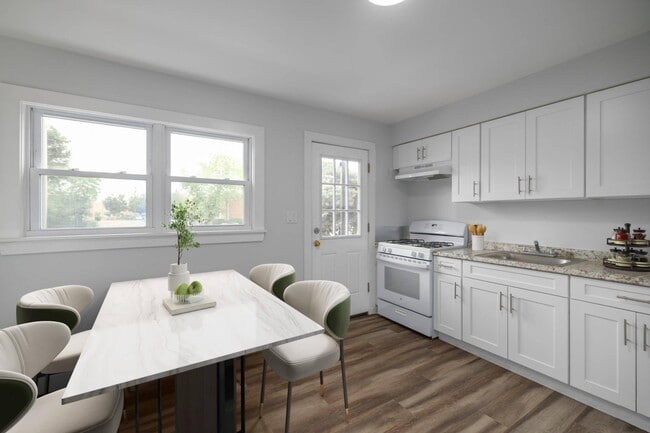 Pinewood Apartments in Lakewood, NJ - Foto de edificio - Building Photo