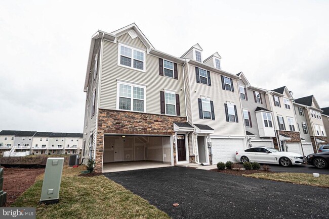 343 Paca Gardens Ln in Frederick, MD - Building Photo - Building Photo