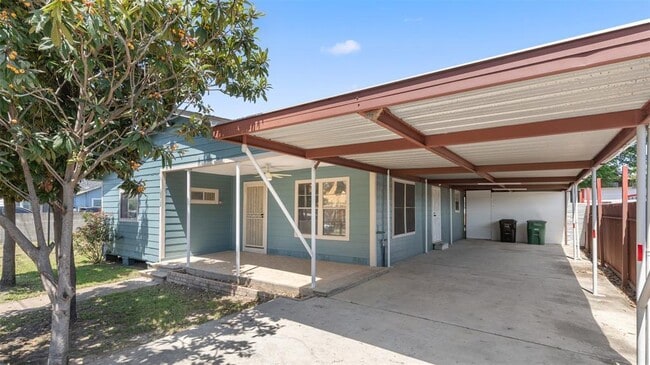 7425 Gonzales St