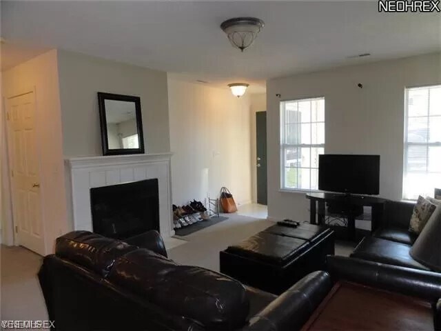 15000 Lenox Dr in Strongsville, OH - Building Photo