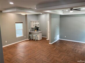 18 S 6th St in McAllen, TX - Building Photo - Building Photo