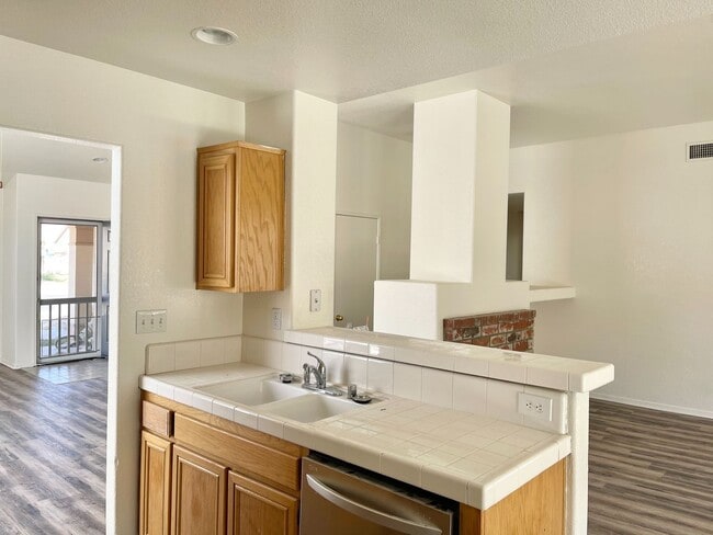 3356 Firebush Ave in Rosamond, CA - Building Photo - Building Photo