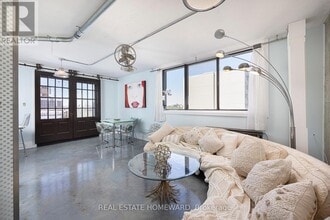 665 Kennedy Rd in Toronto, ON - Building Photo - Building Photo