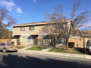 6215 S H St in Bakersfield, CA - Building Photo - Other